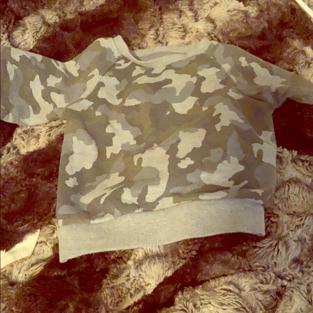 Long sleeve camo sweatshirt